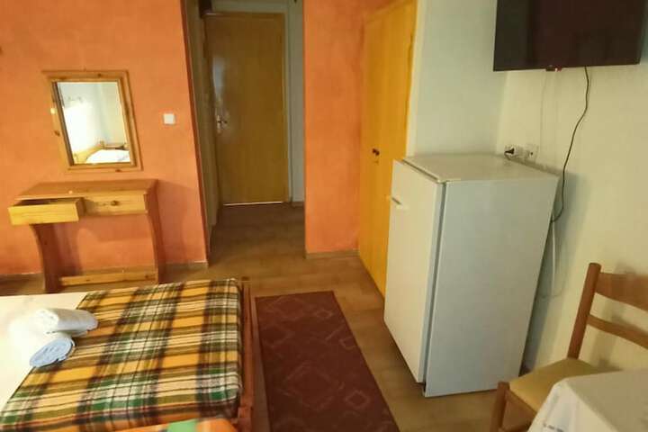 Room 21 of 37