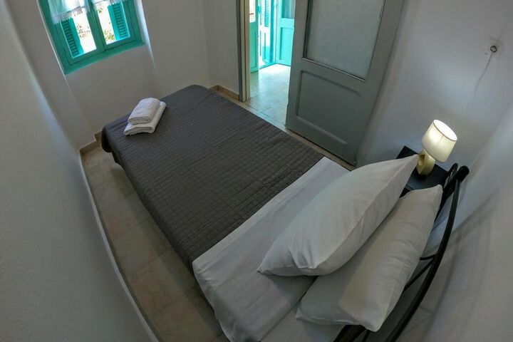 Room 11 of 17