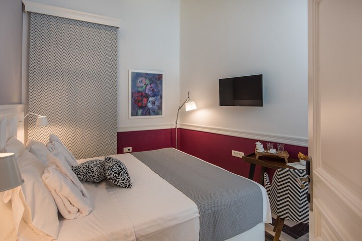 Room 10 of 38