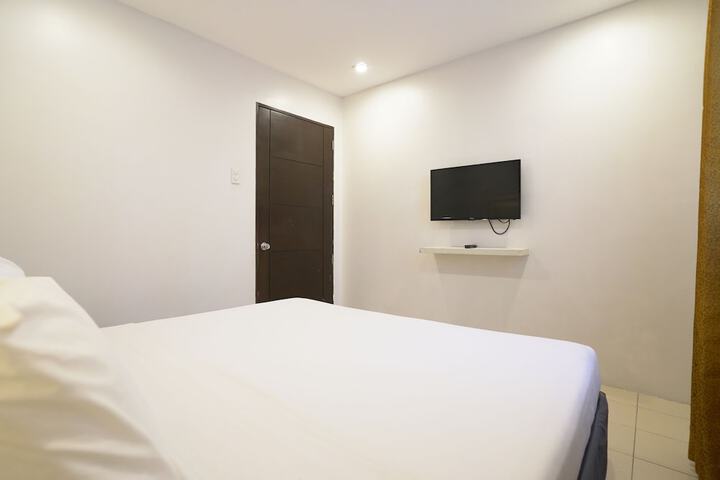 Room 33 of 81