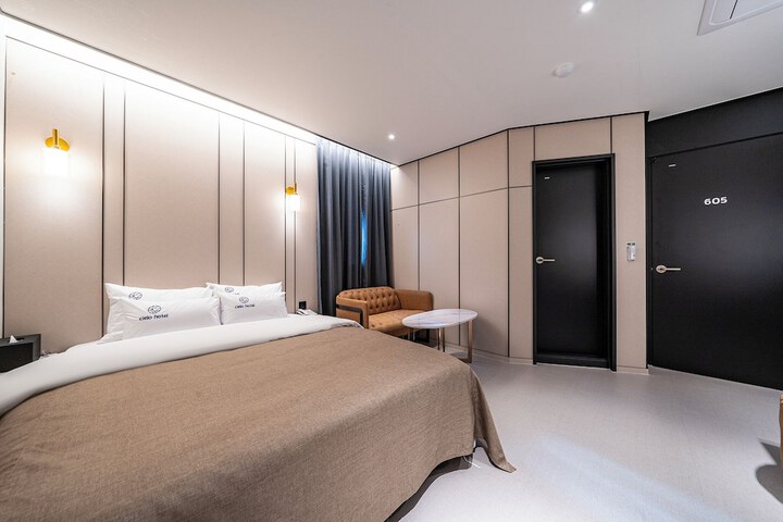 Room 40 of 74
