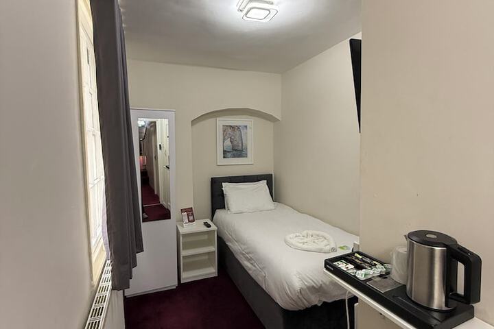 Room 15 of 32