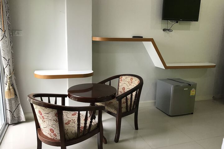 Room 10 of 17