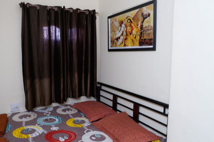 Room 11 of 35