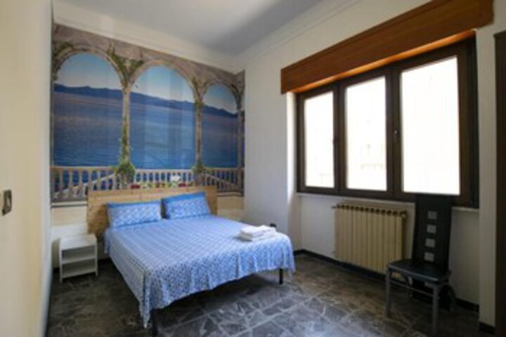 Room 33 of 41