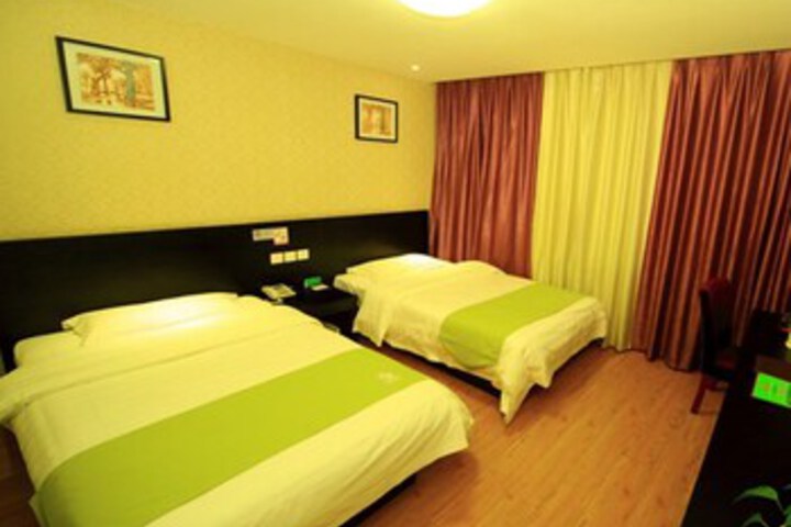 Room 5 of 19