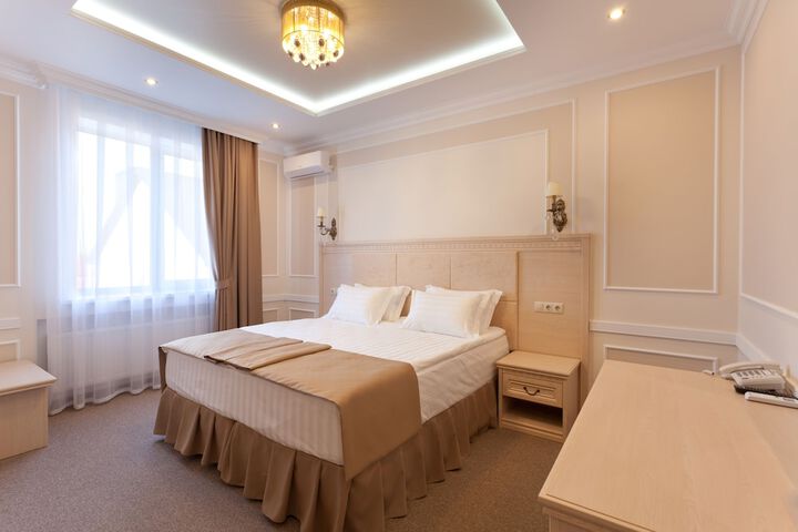 Room 13 of 31
