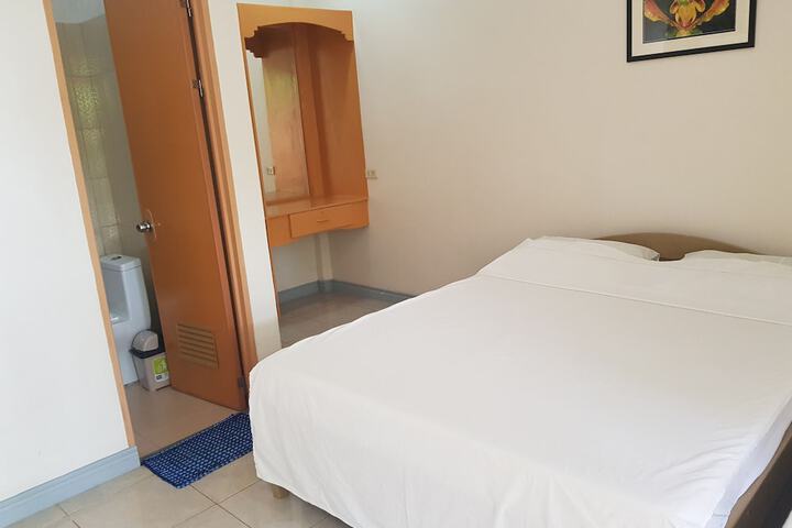 Room 5 of 20