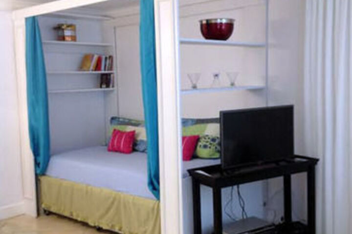 Room 8 of 28