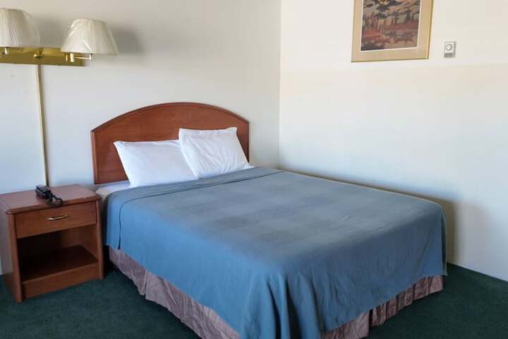 Room 5 of 20