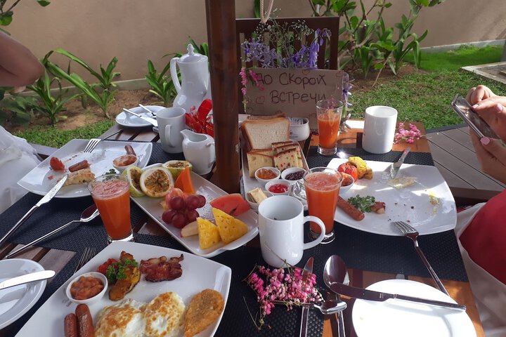 Breakfast/Coffee Service 44 of 77