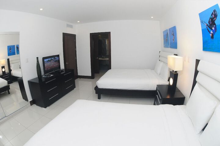 Room 8 of 30