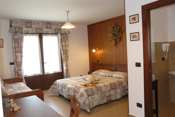 Room 10 of 85