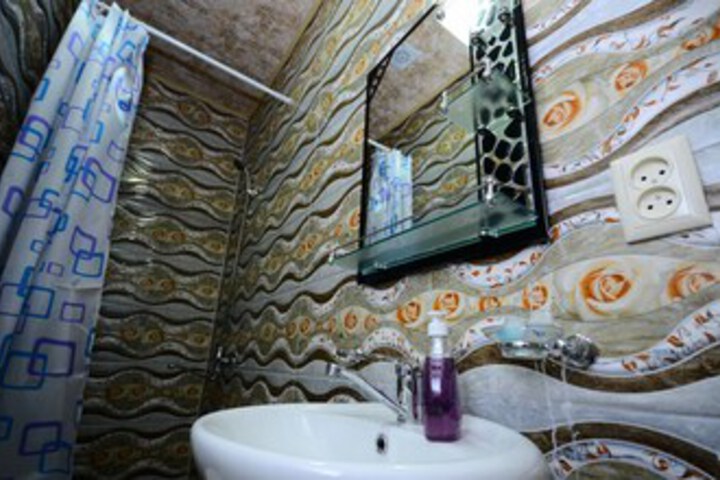 Room 4 of 37
