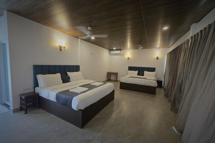 Room 9 of 22