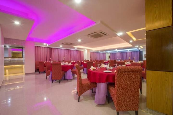Ballroom/Hall 42 of 55