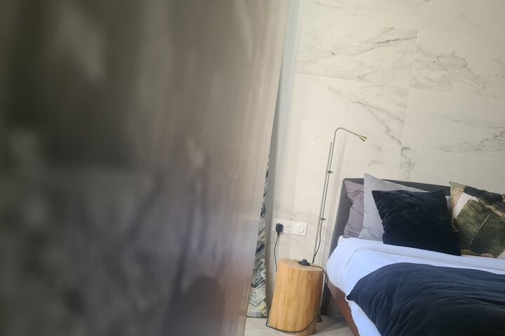 Room 64 of 118