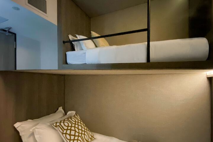 Room 40 of 180