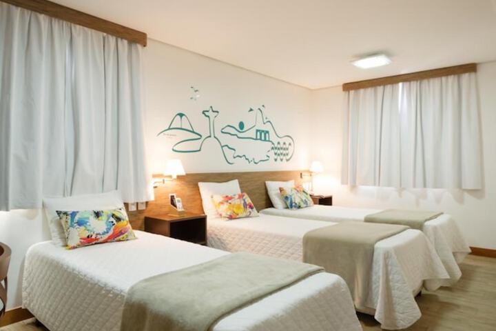 Room 10 of 32
