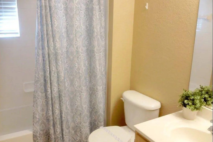 Room 8 of 25