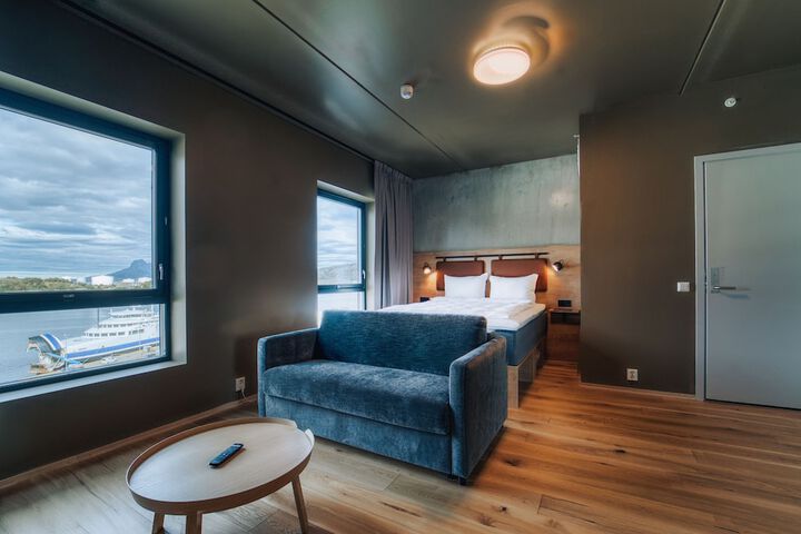 Room 13 of 44