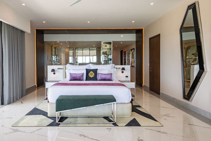 Room 4 of 67