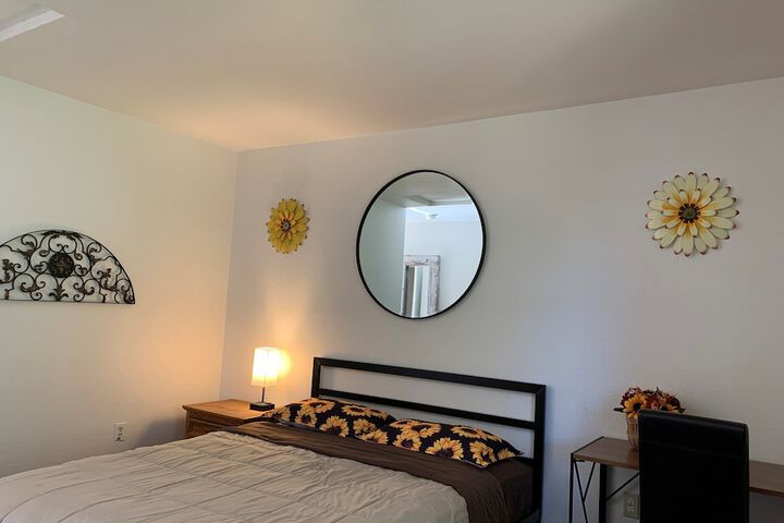 1 Queen Bed (31 of 103)