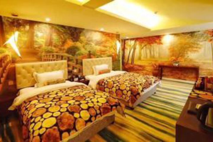Room 10 of 20