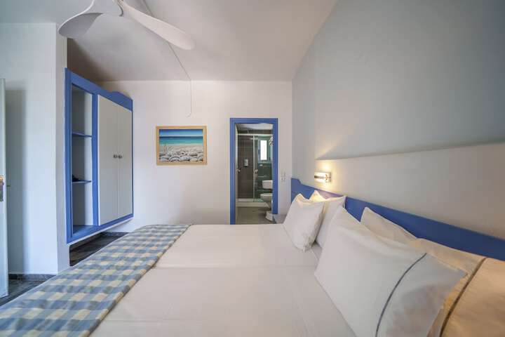 Room 17 of 65