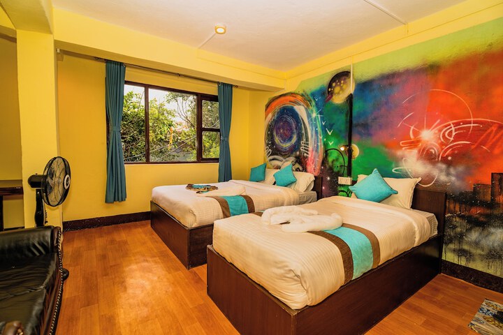Room 26 of 65