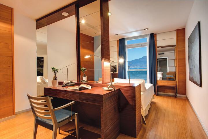 Room 21 of 73