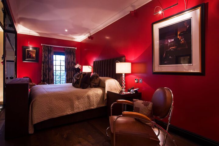 Room 92 of 200