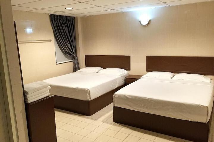 Room 13 of 22