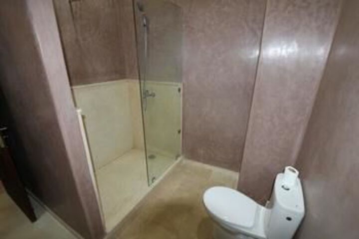 Room 4 of 25