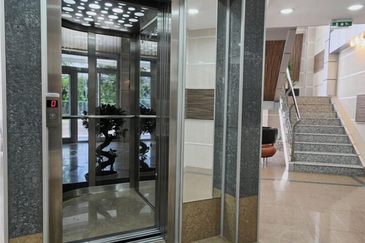 Hotel 7 of 55