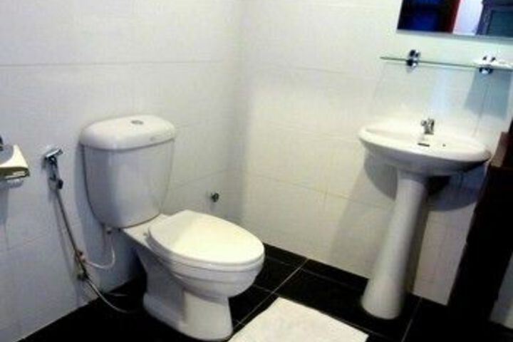 Room 2 of 19