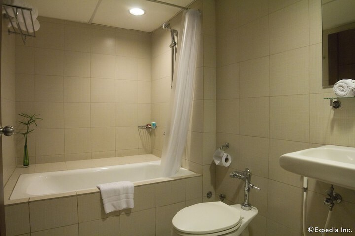 Room 32 of 44