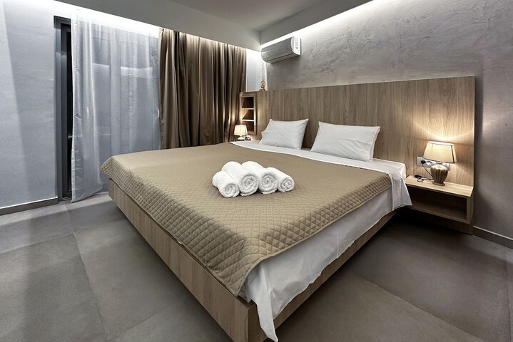 Room 5 of 28