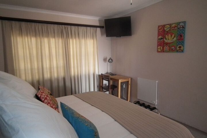 Room 2 of 120