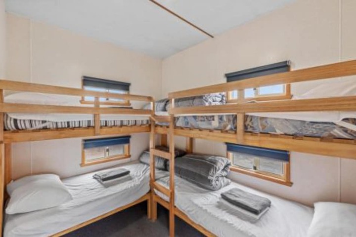 Room 6 of 61