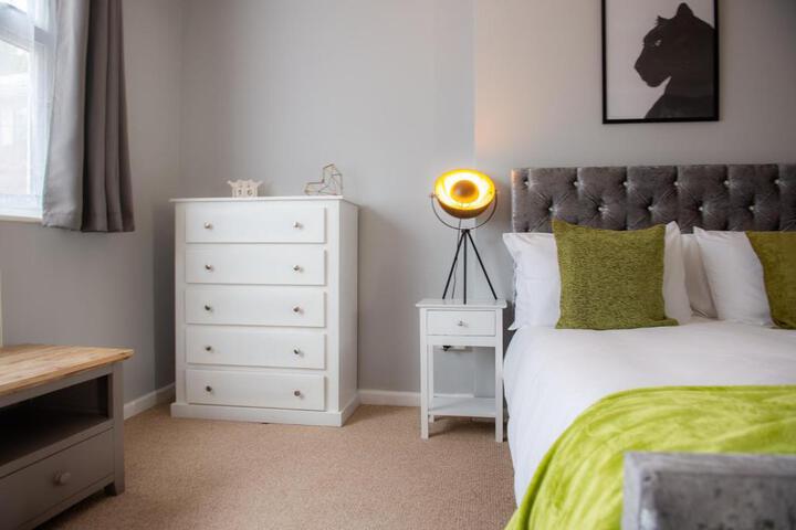 Room 2 of 11