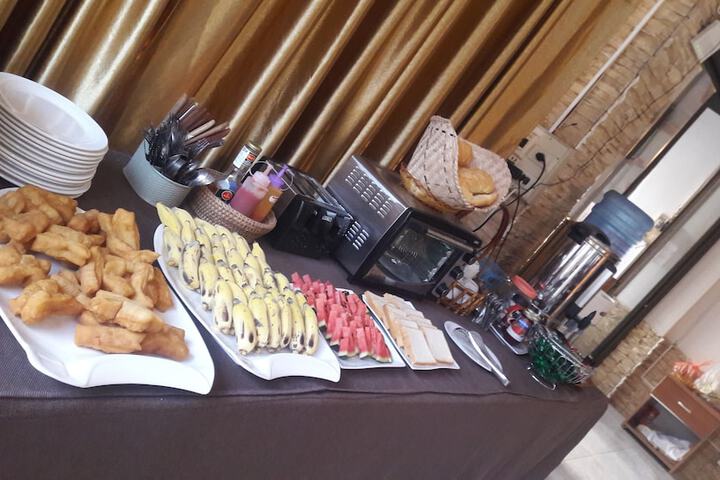 Breakfast/Coffee Service 13 of 40