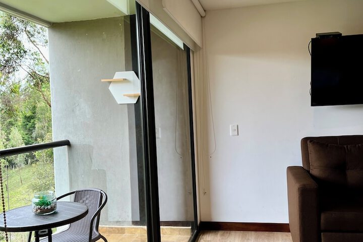 Room 2 of 8