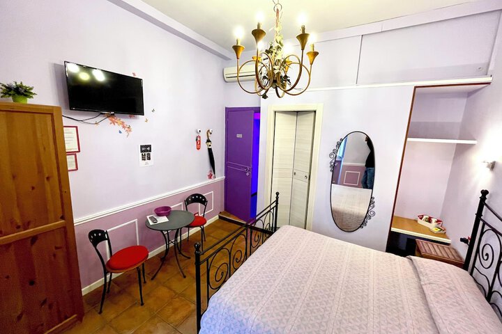 Room 25 of 54