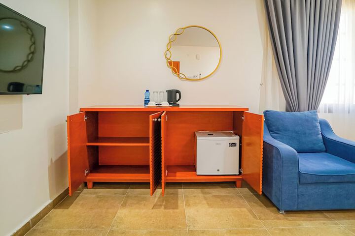 Room 35 of 47