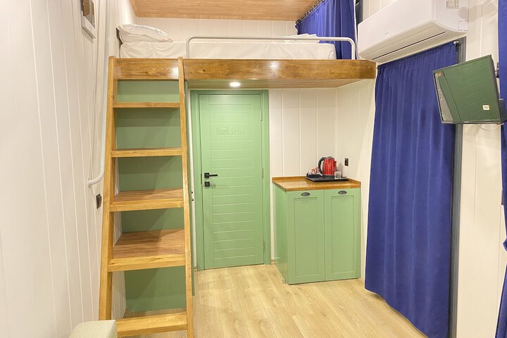 Room 11 of 19