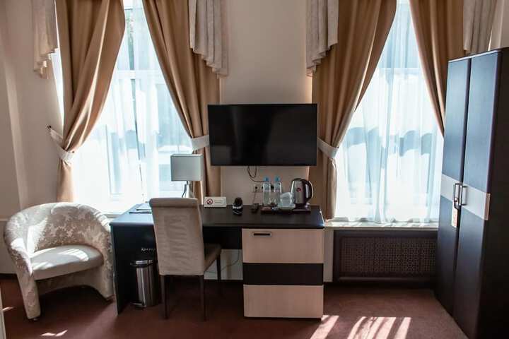Room 15 of 60