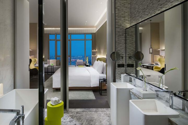 Room 40 of 99