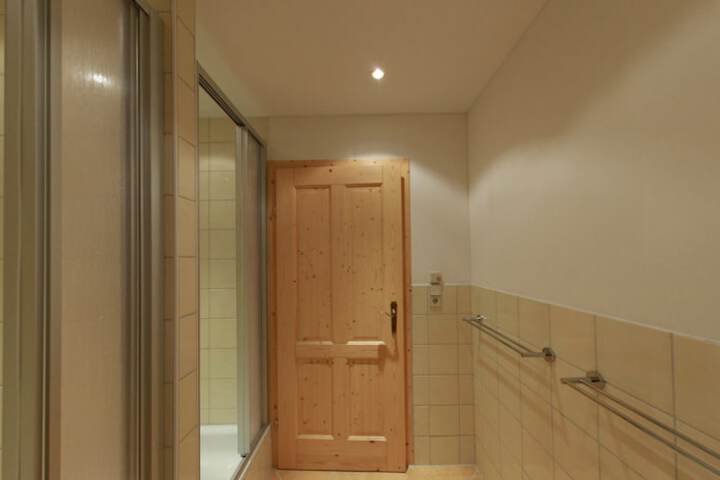 Room 15 of 48
