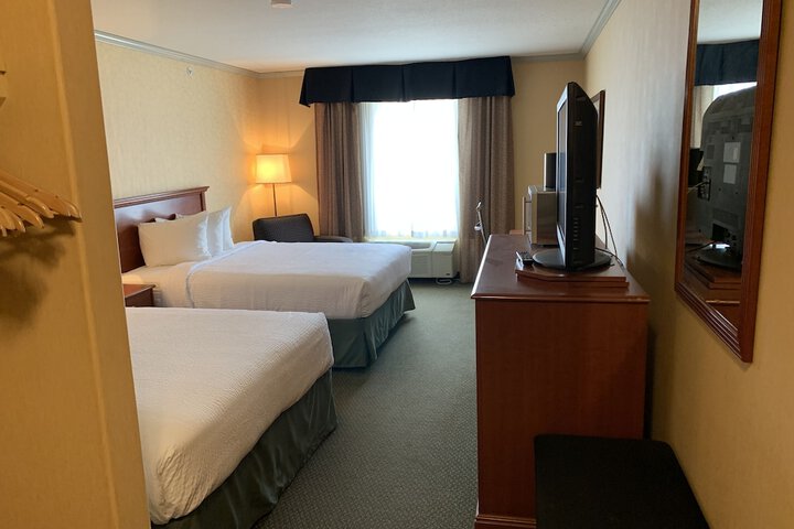 Room 27 of 74